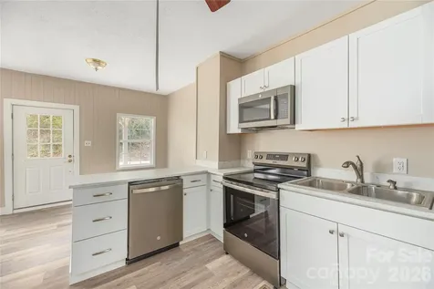 448 Sand Hill Road Asheville NC 28806