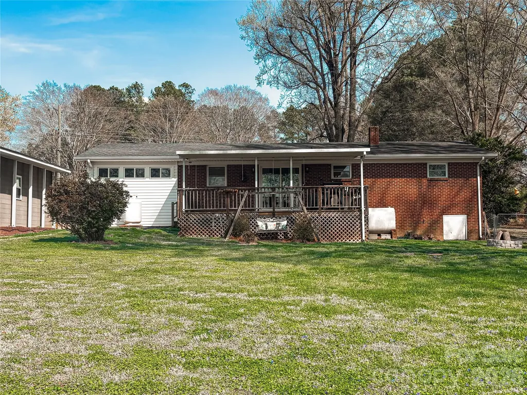 2011 Mountain Creek Road Albemarle NC 28001