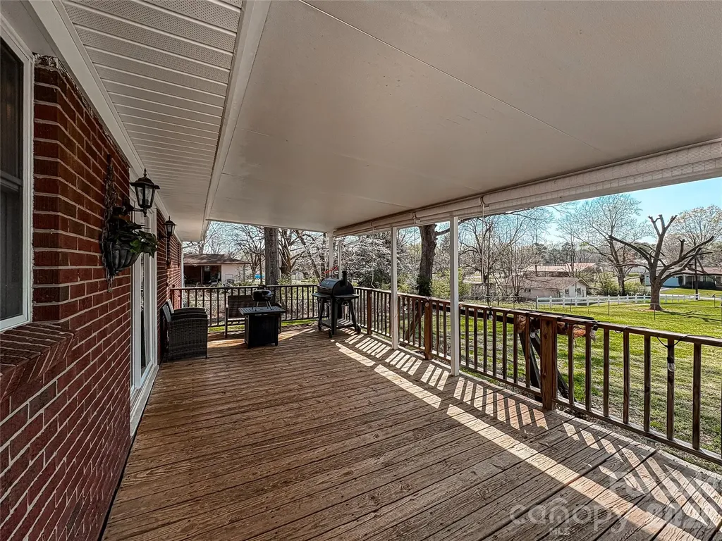 2011 Mountain Creek Road Albemarle NC 28001