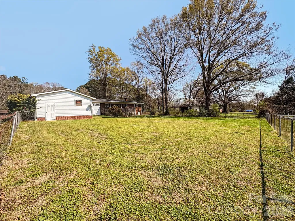 2011 Mountain Creek Road Albemarle NC 28001