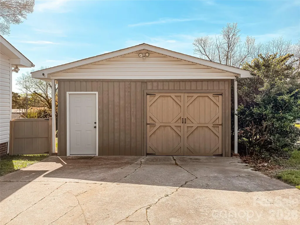 2011 Mountain Creek Road Albemarle NC 28001