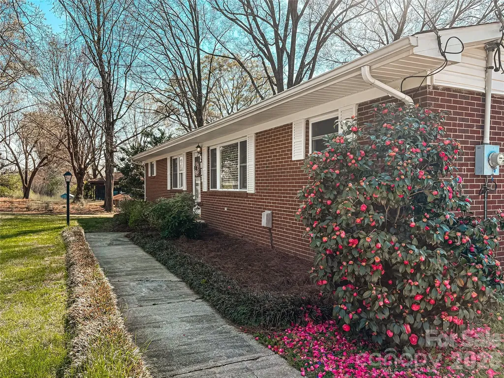 2011 Mountain Creek Road Albemarle NC 28001