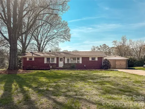 2011 Mountain Creek Road Albemarle NC 28001