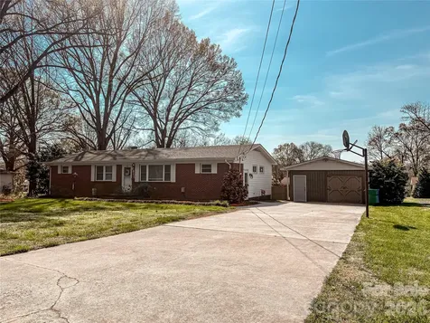 2011 Mountain Creek Road Albemarle NC 28001