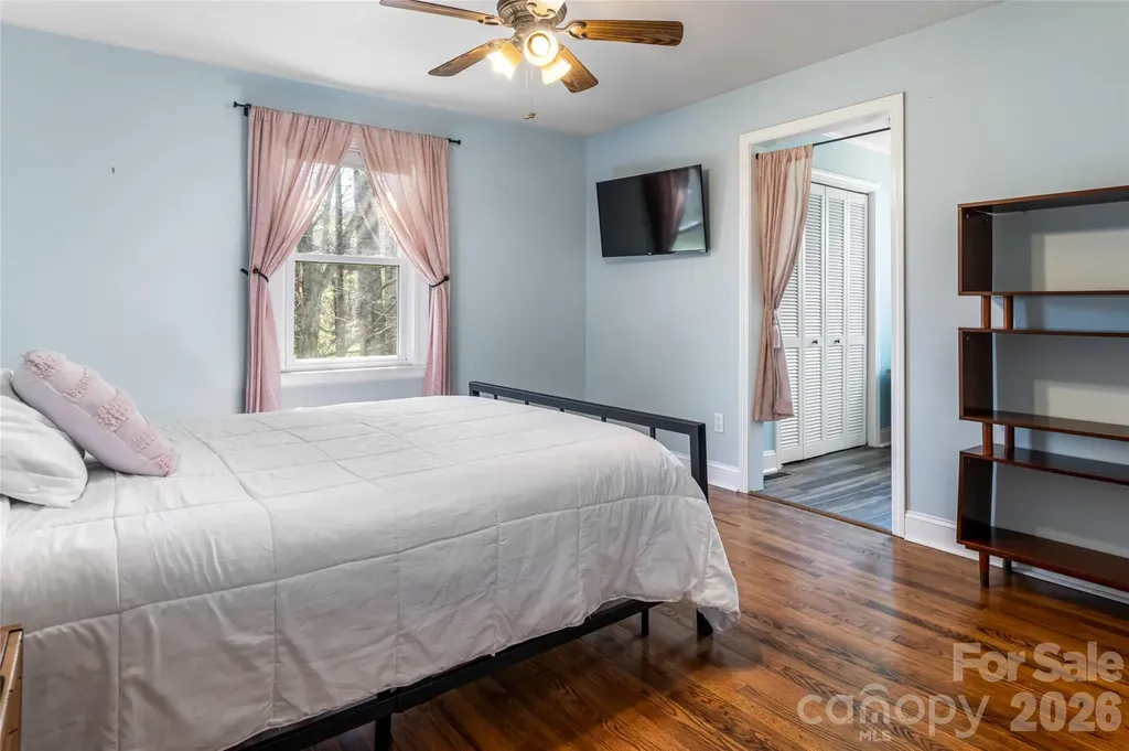 215 Browning Avenue Hendersonville NC 28791