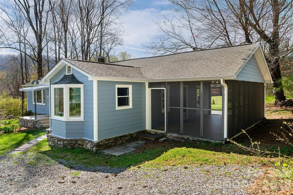215 Browning Avenue Hendersonville NC 28791