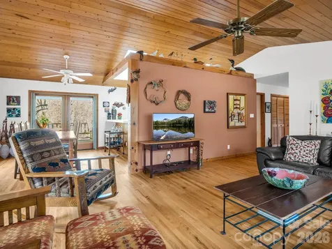780 Rixhaven Drive Saluda NC 28773