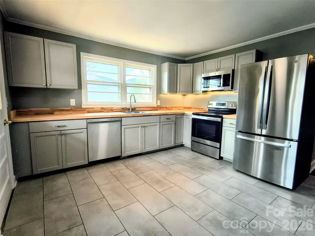 143 Tabernacle Road Black Mountain NC 28711