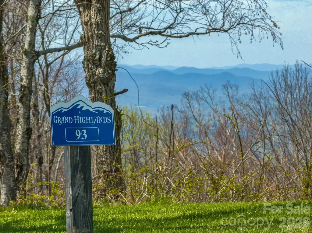 487 Grand Highland Drive Hendersonville NC 28792