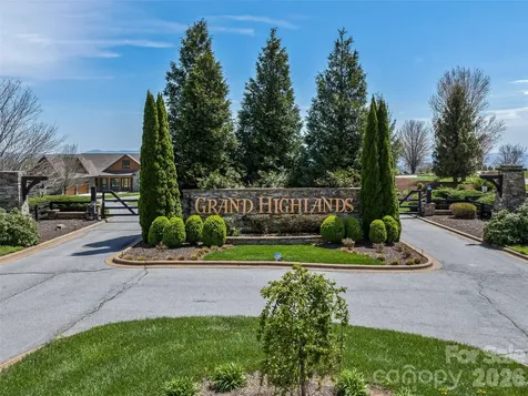 487 Grand Highland Drive Hendersonville NC 28792