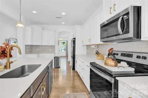 3153 Pinehills Way Mount Holly NC 28120