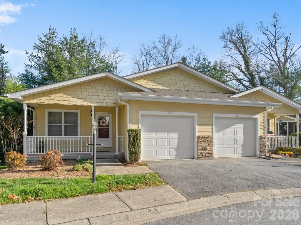 40 Spring Village Lane Hendersonville NC 28739