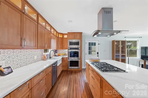 1122 Pine Knot Court Clover SC 29710