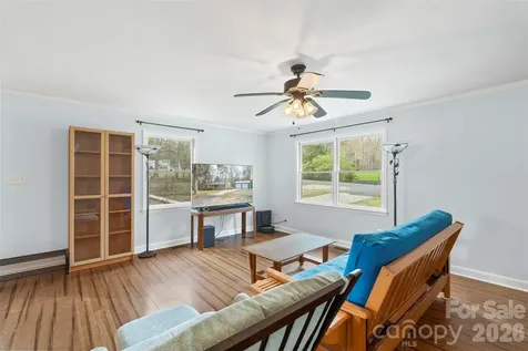 1122 Pine Knot Court Clover SC 29710