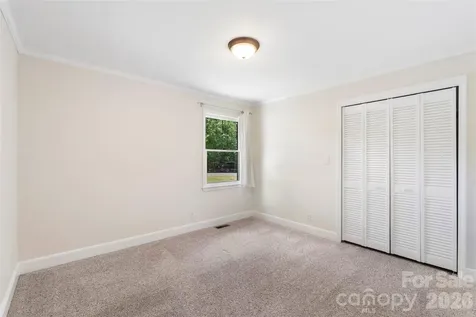 1122 Pine Knot Court Clover SC 29710