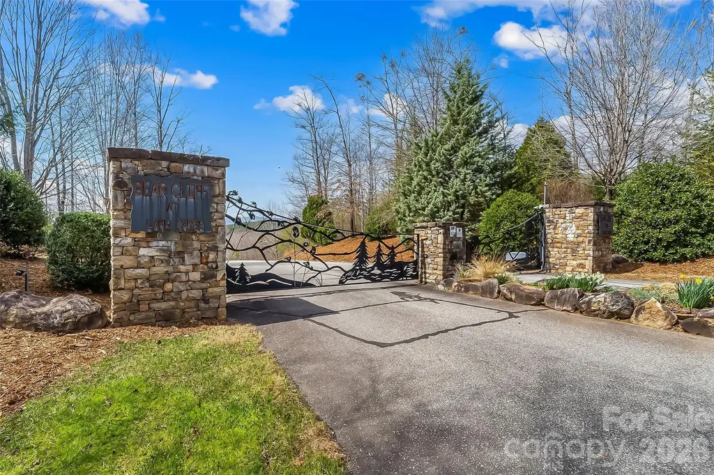 121 Lake Crest Drive Nebo NC 28761