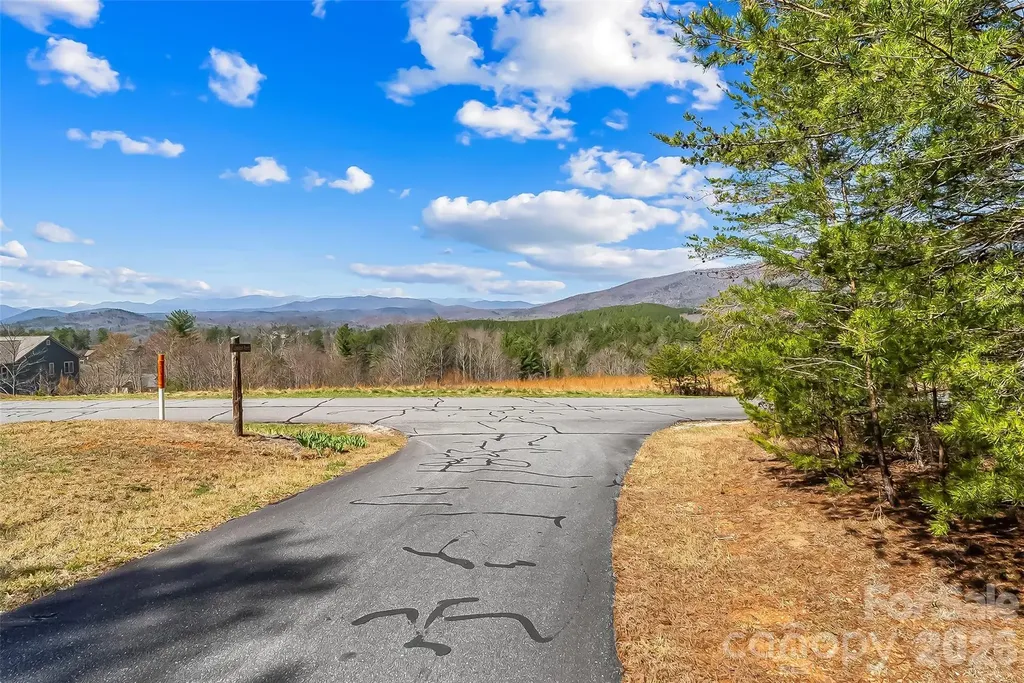121 Lake Crest Drive Nebo NC 28761