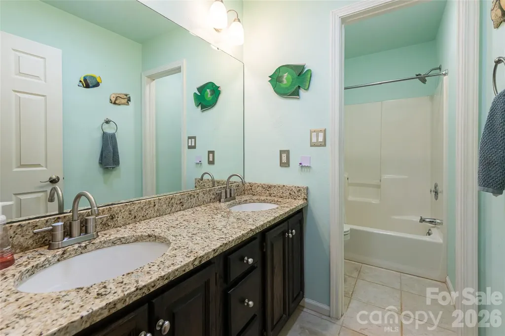 106 Oak Hollow Court Asheville NC 28805