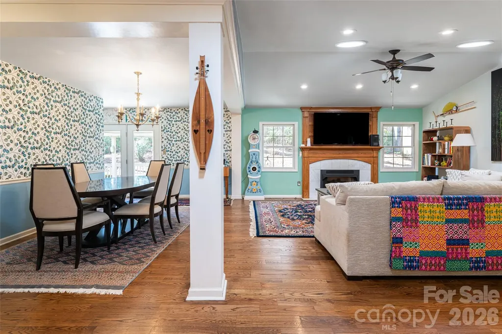 106 Oak Hollow Court Asheville NC 28805
