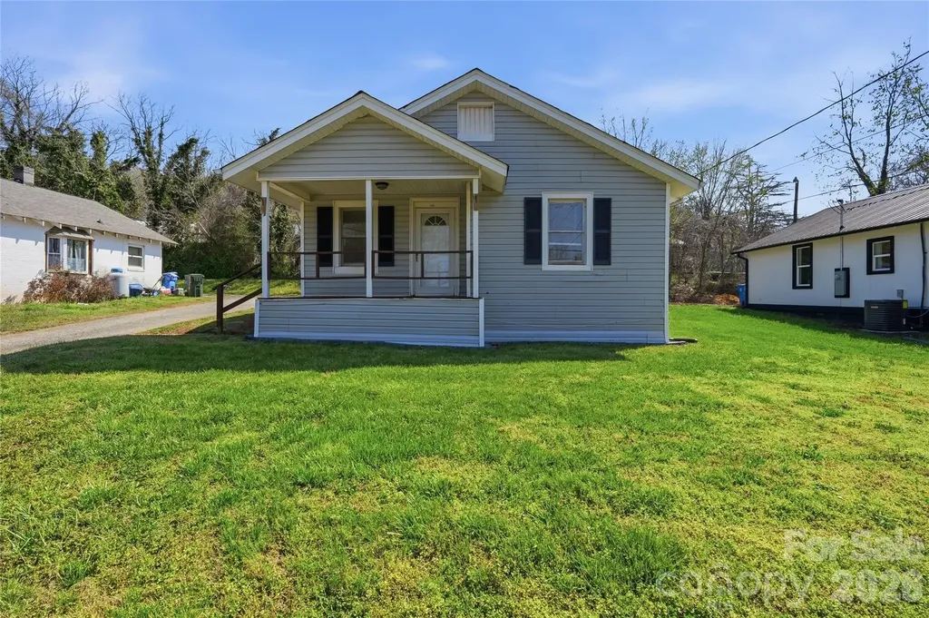 346 N Cleghorn Street Rutherfordton NC 28139