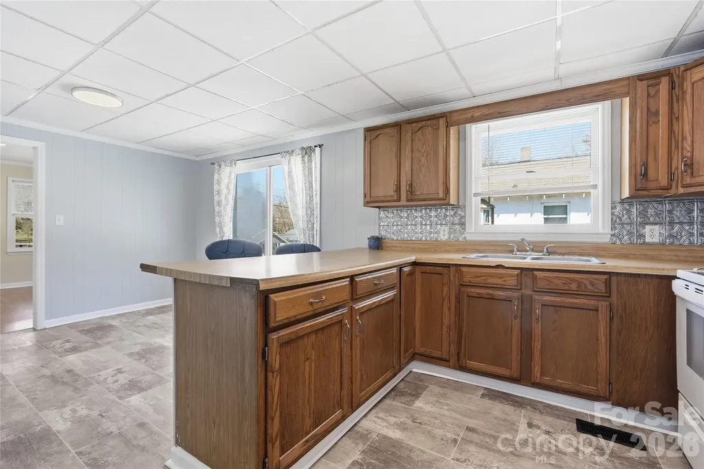 346 N Cleghorn Street Rutherfordton NC 28139