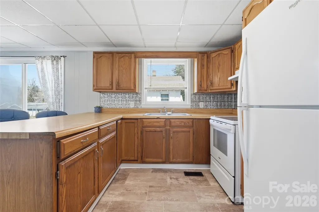 346 N Cleghorn Street Rutherfordton NC 28139