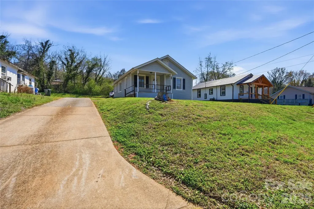 346 N Cleghorn Street Rutherfordton NC 28139