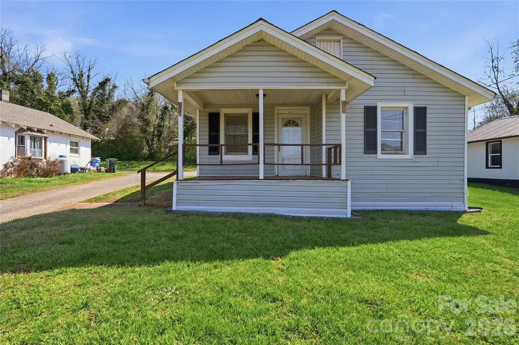 346 N Cleghorn Street Rutherfordton NC 28139