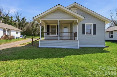 346 N Cleghorn Street Rutherfordton NC 28139