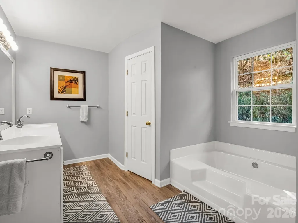 108 Nuthatch Trace Brevard NC 28712