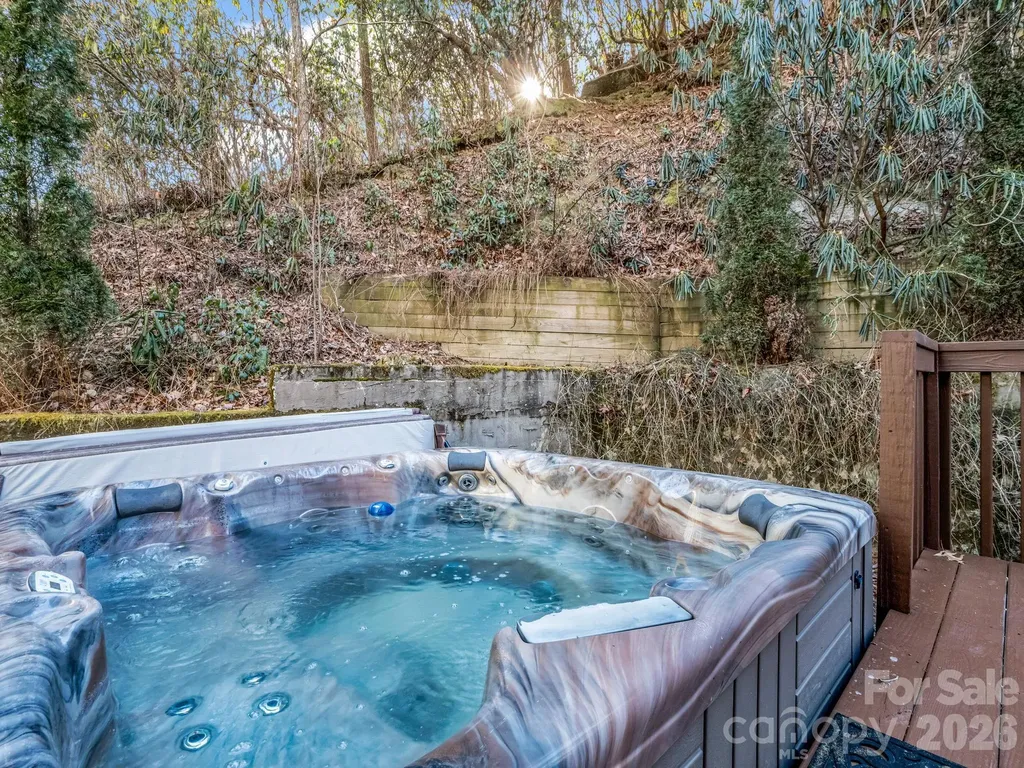 108 Nuthatch Trace Brevard NC 28712