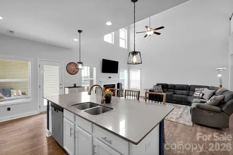 3556 County Down Avenue Kannapolis NC 28081