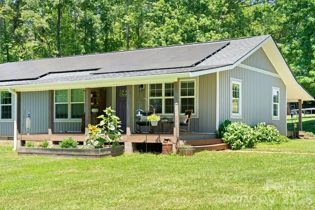 527 Floyd Blackwell Road Tryon NC 28782
