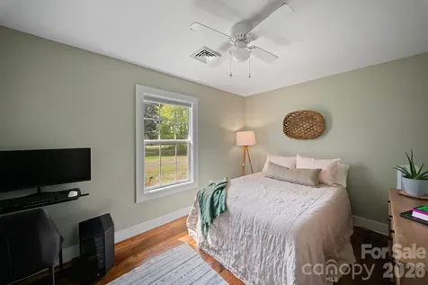 527 Floyd Blackwell Road Tryon NC 28782
