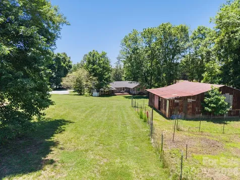 527 Floyd Blackwell Road Tryon NC 28782