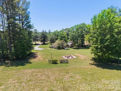 527 Floyd Blackwell Road Tryon NC 28782