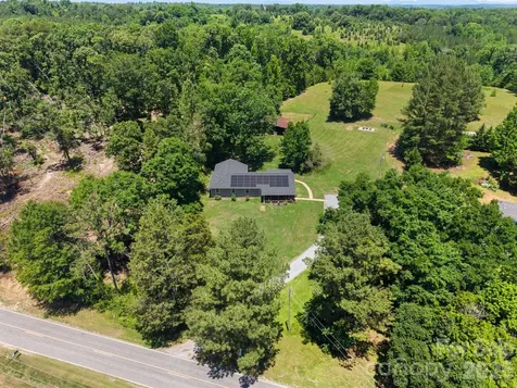 527 Floyd Blackwell Road Tryon NC 28782