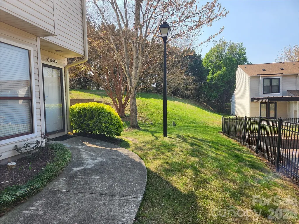 10961 Carmel Crossing Road Charlotte NC 28226