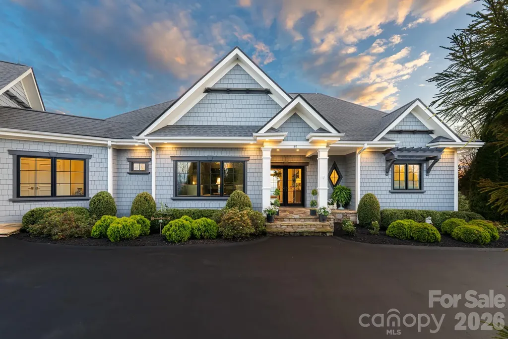 89 N Snow Ridge Drive Hendersonville NC 28792