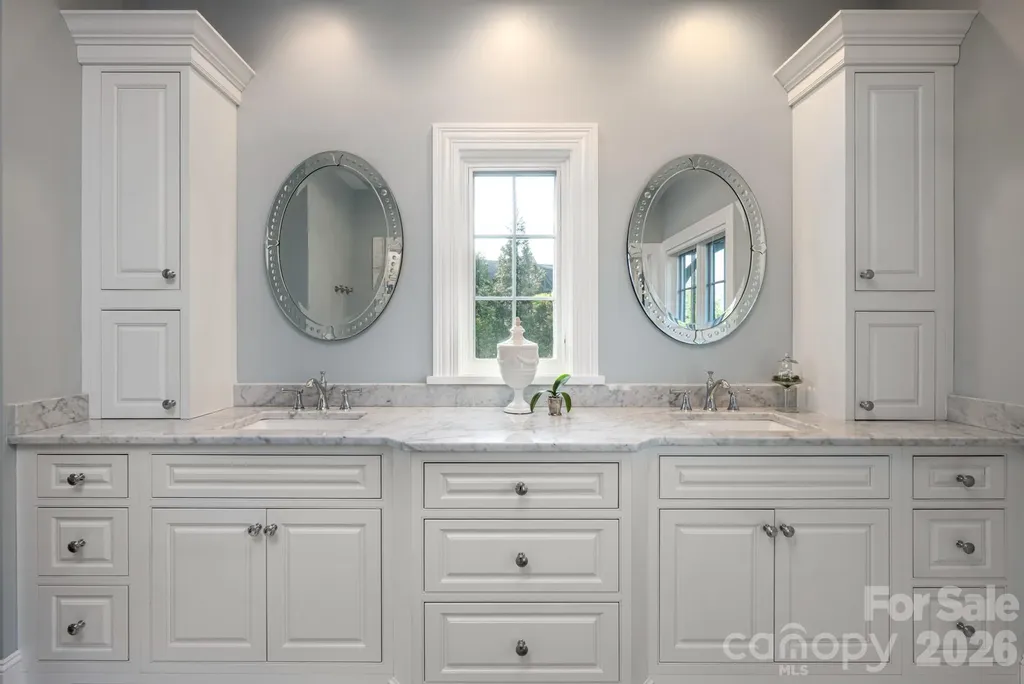 89 N Snow Ridge Drive Hendersonville NC 28792