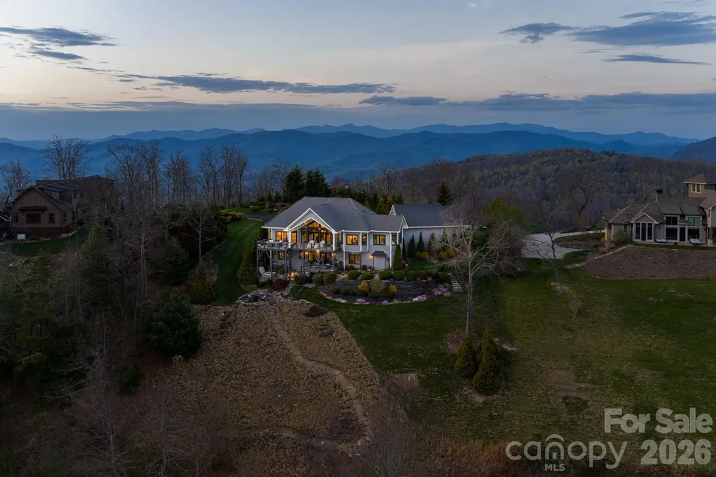 89 N Snow Ridge Drive Hendersonville NC 28792
