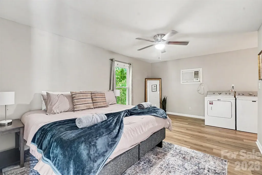 270/272 Spring Street SW Concord NC 28025