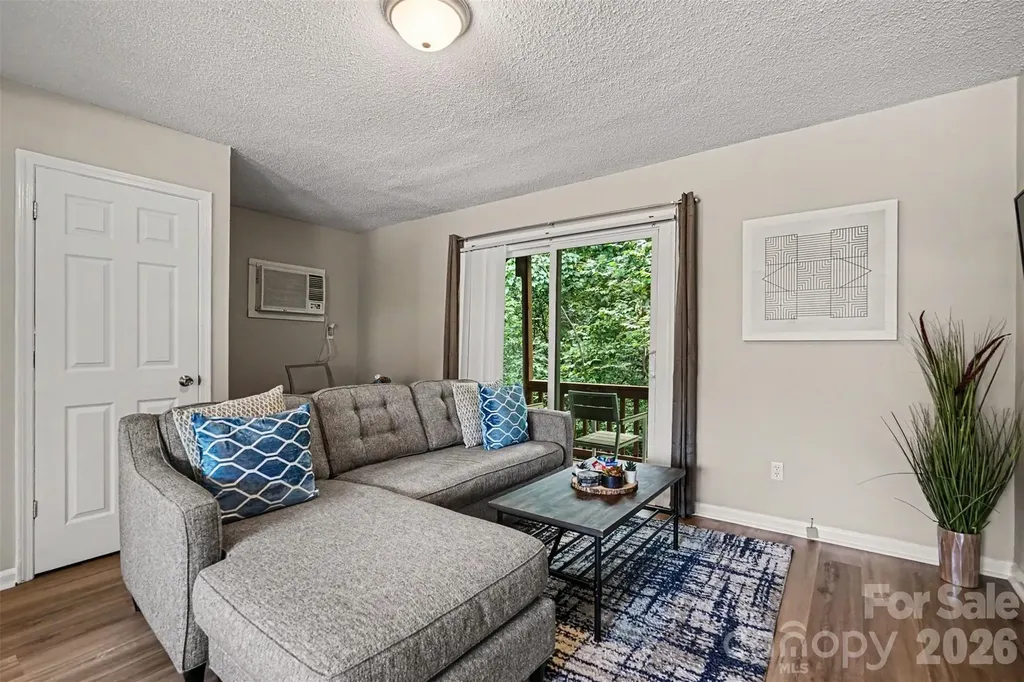270/272 Spring Street SW Concord NC 28025