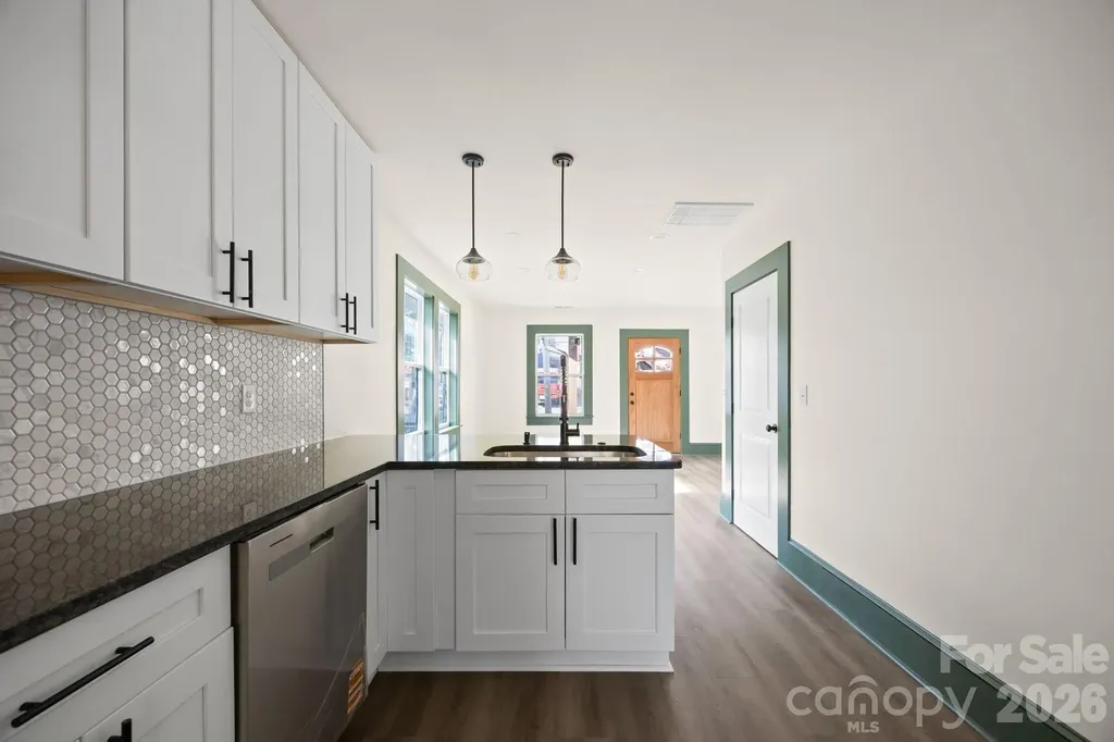 63 Elizabeth Place Asheville NC 28801
