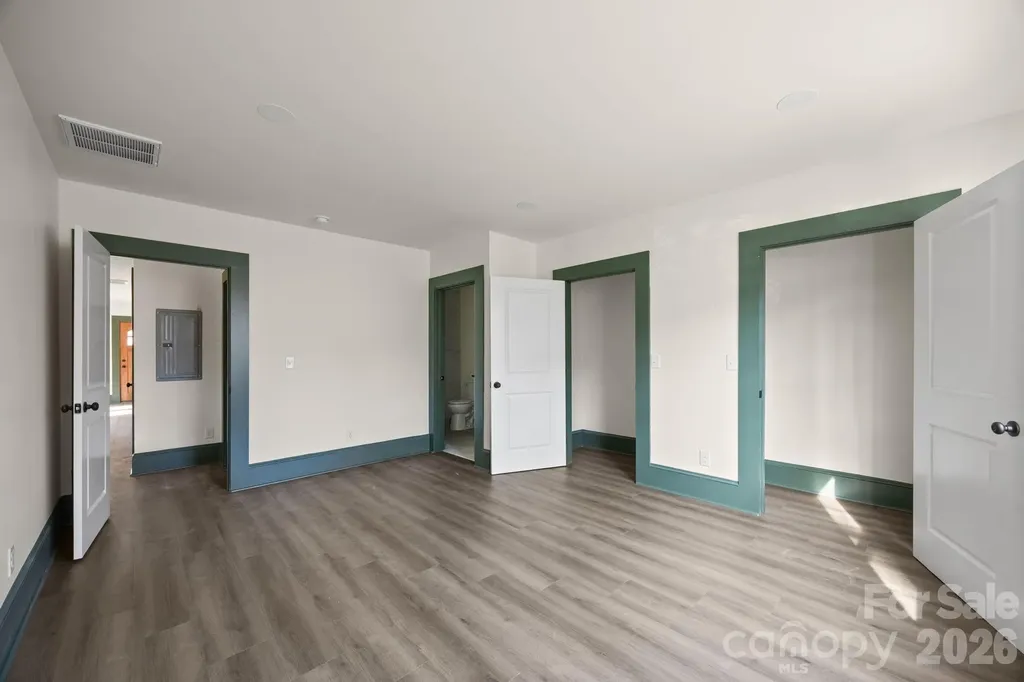 63 Elizabeth Place Asheville NC 28801