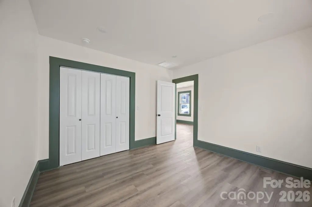 63 Elizabeth Place Asheville NC 28801