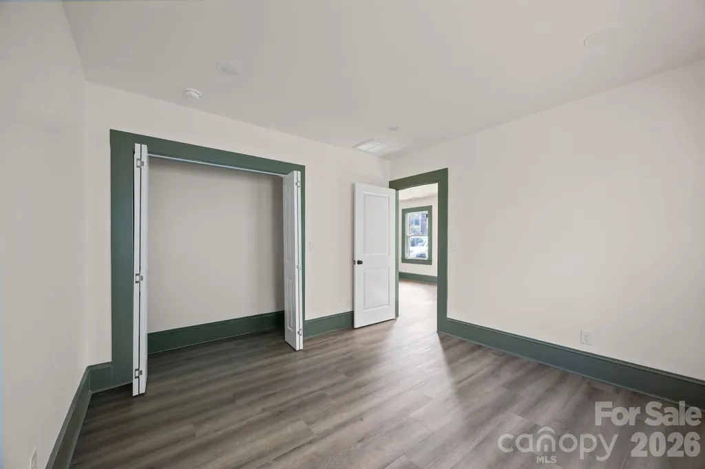 63 Elizabeth Place Asheville NC 28801