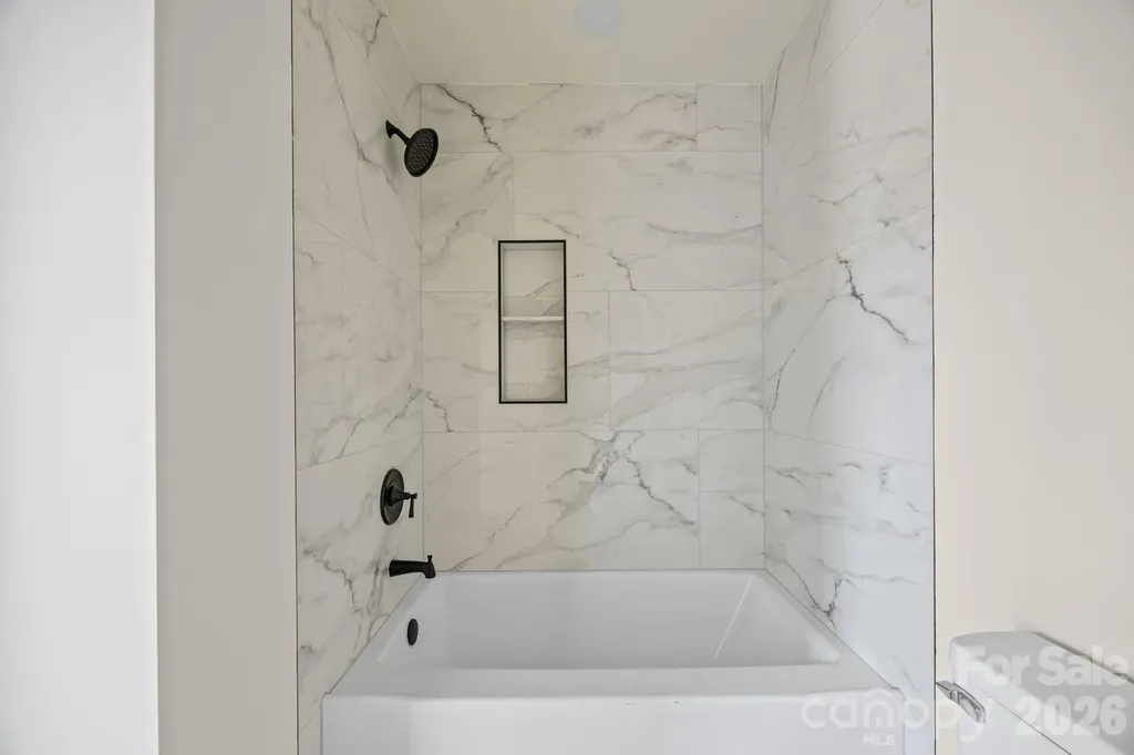 63 Elizabeth Place Asheville NC 28801