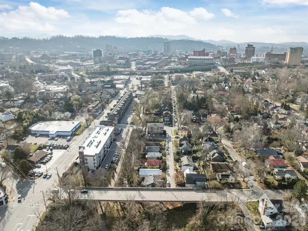 63 Elizabeth Place Asheville NC 28801