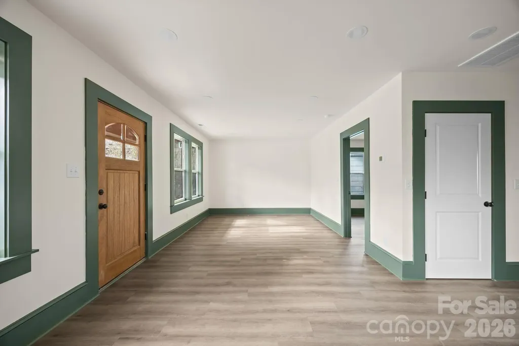63 Elizabeth Place Asheville NC 28801